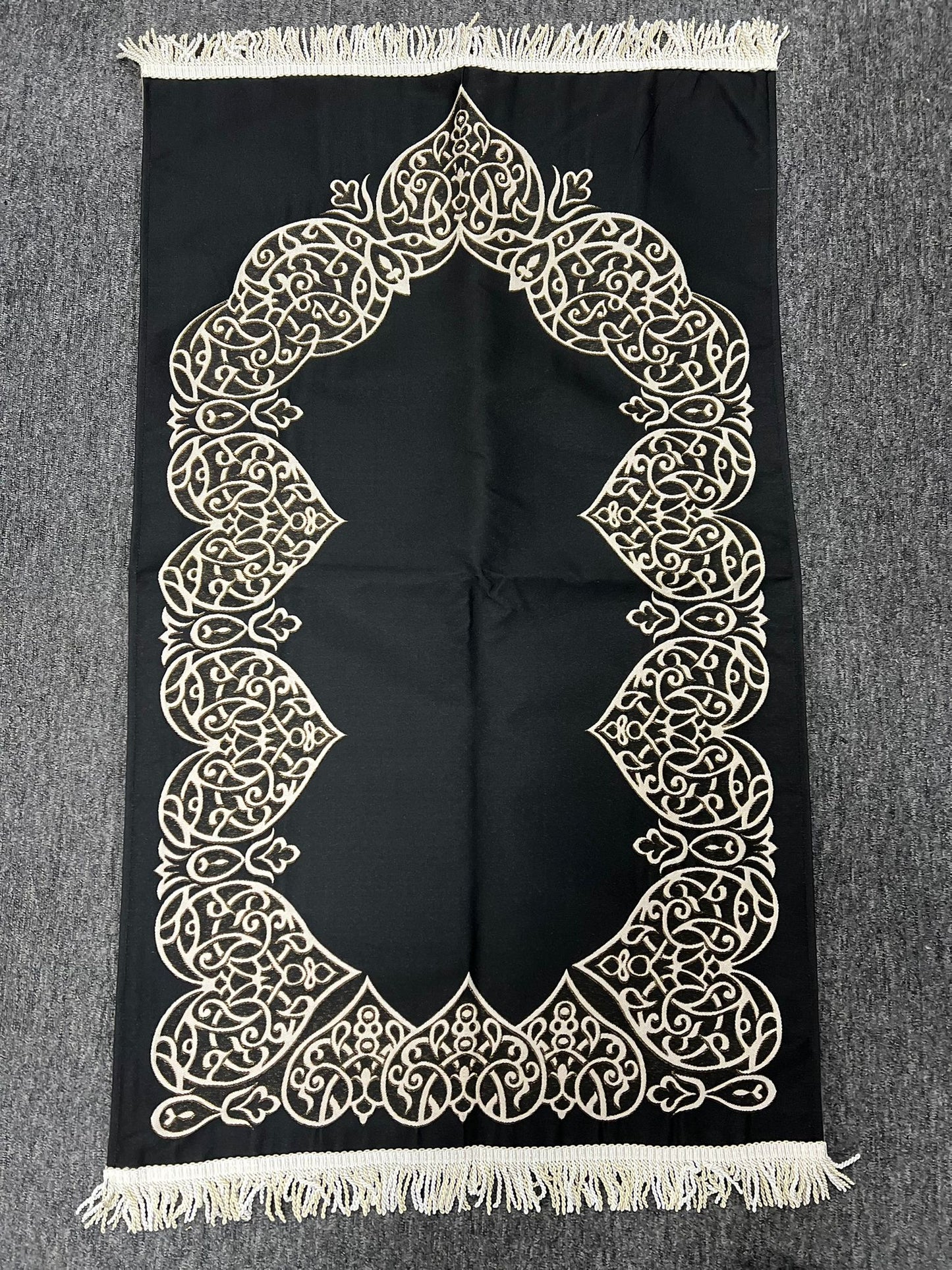 Solid Colour Premium Satin Padded Luxury Prayer Mat Embossed Detailing Couple Gift Wedding Eid Ramadan Islamic Gifts Personalised Prayer Mat Cushioned Prayer Rug Tasbeeh