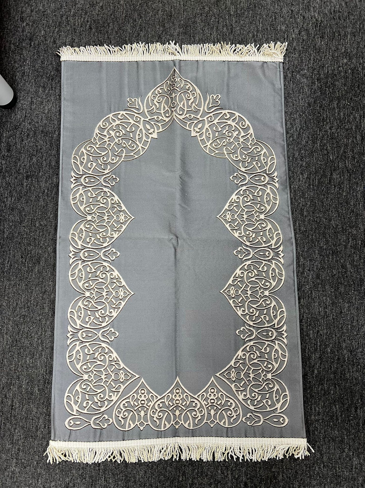 Solid Colour Premium Satin Padded Luxury Prayer Mat Embossed Detailing Couple Gift Wedding Eid Ramadan Islamic Gifts Personalised Prayer Mat Cushioned Prayer Rug Tasbeeh